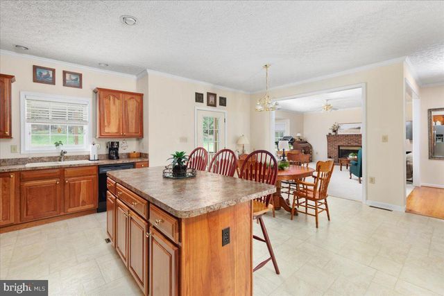 155 BUNCHBERRY RIDGE CT, Stephens City, VA 22655