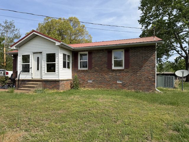 181 Swiss Rd, Hohenwald, TN 38462