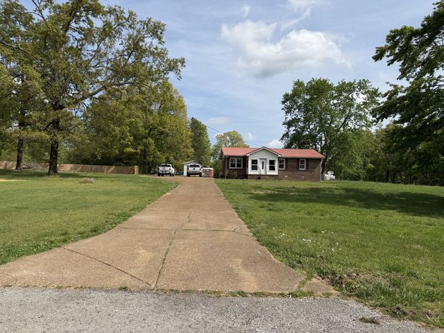 181 Swiss Rd, Hohenwald, TN 38462