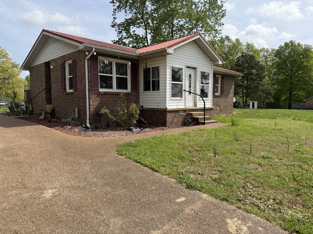 181 Swiss Rd, Hohenwald, TN 38462