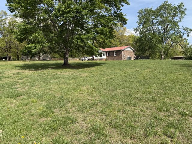 181 Swiss Rd, Hohenwald, TN 38462