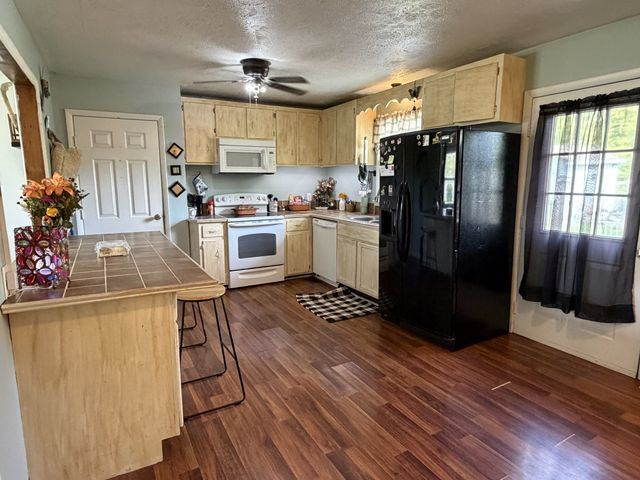 181 Swiss Rd, Hohenwald, TN 38462