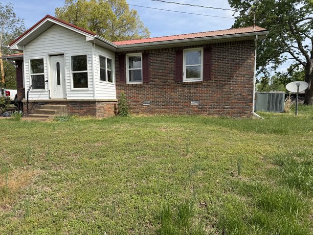 181 Swiss Rd, Hohenwald, TN 38462
