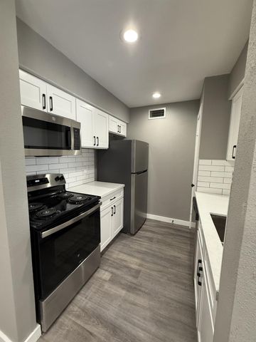 3300 Pebblebrook Drive 42, Seabrook, TX 77586