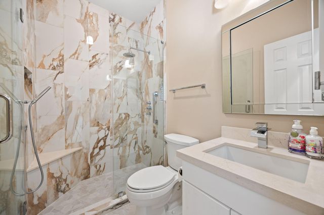 10 Latticeleaf Place, The Woodlands, TX 77382
