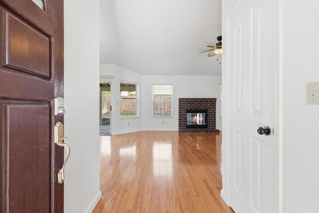 416 Mid Pines Way, Modesto, CA 95354