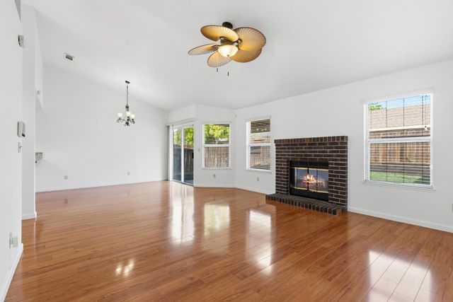 416 Mid Pines Way, Modesto, CA 95354