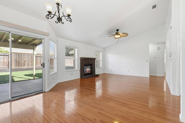 416 Mid Pines Way, Modesto, CA 95354