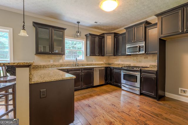 100 Chapman Oak Drive, Newnan, GA 30265