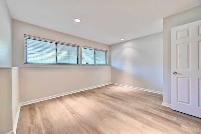9450 Hunters Creek Drive, Blue Ash, OH 45242