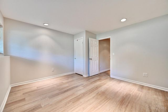 9450 Hunters Creek Drive, Blue Ash, OH 45242