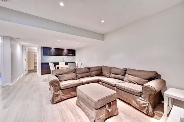 9450 Hunters Creek Drive, Blue Ash, OH 45242