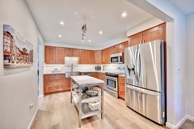 9450 Hunters Creek Drive, Blue Ash, OH 45242