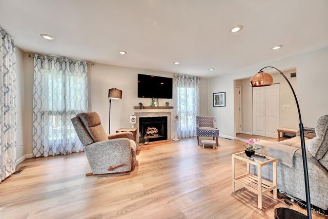 9450 Hunters Creek Drive, Blue Ash, OH 45242