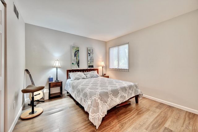 9450 Hunters Creek Drive, Blue Ash, OH 45242