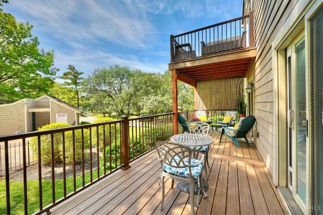 9450 Hunters Creek Drive, Blue Ash, OH 45242