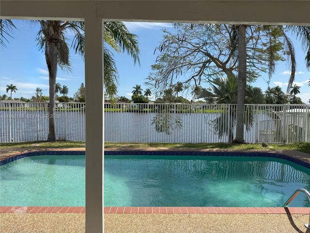 3720 NW 116th Ter, Sunrise, FL 33323