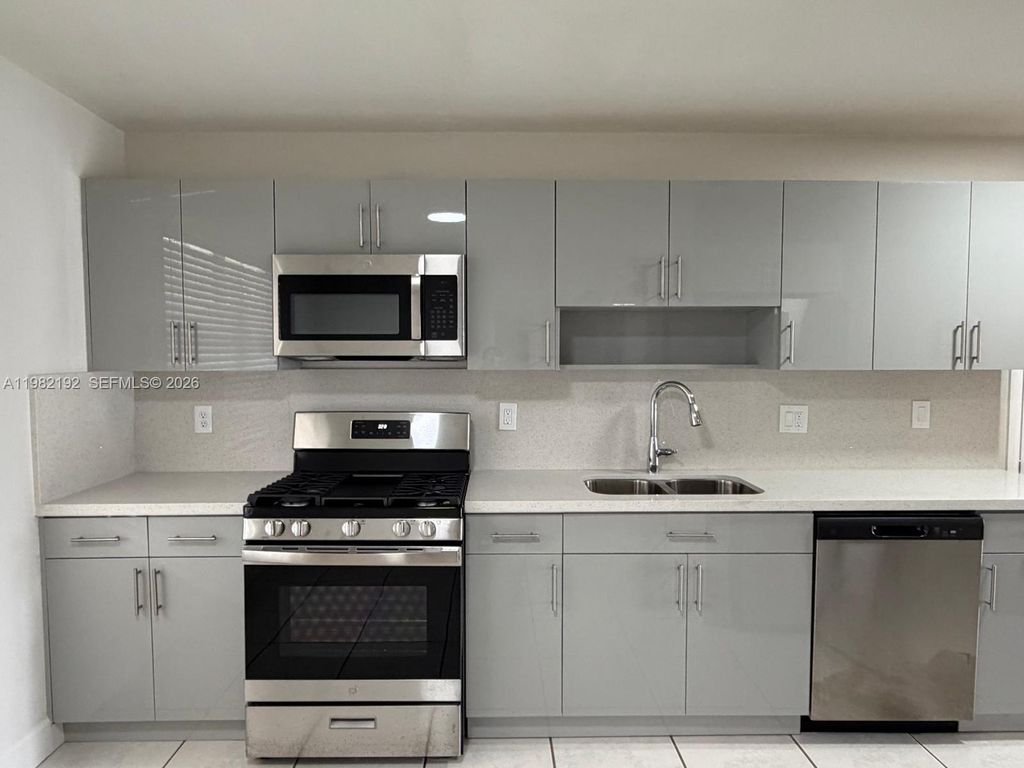 3720 NW 116th Ter, Sunrise, FL 33323