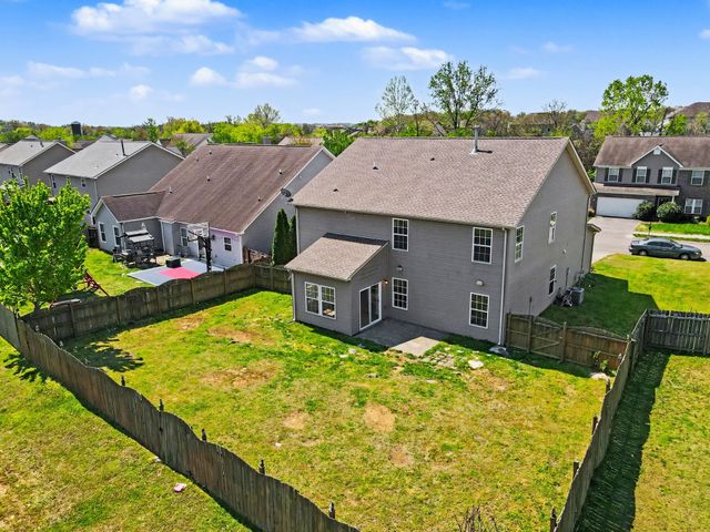 1042 Countess Ln, Spring Hill, TN 37174