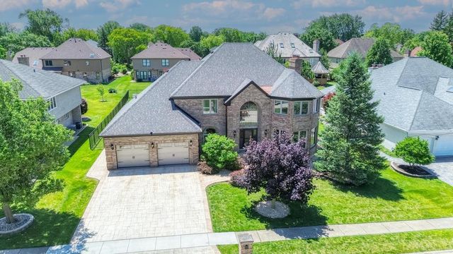 10 Founders Pointe, Bloomingdale, IL 60108