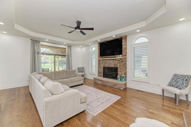 10 Founders Pointe, Bloomingdale, IL 60108