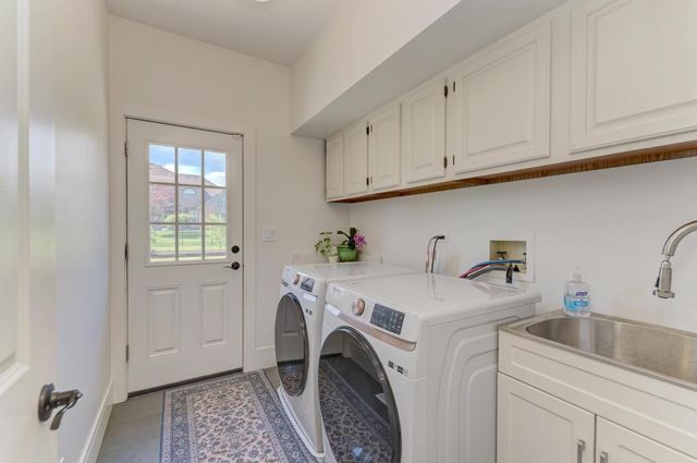 10 Founders Pointe, Bloomingdale, IL 60108