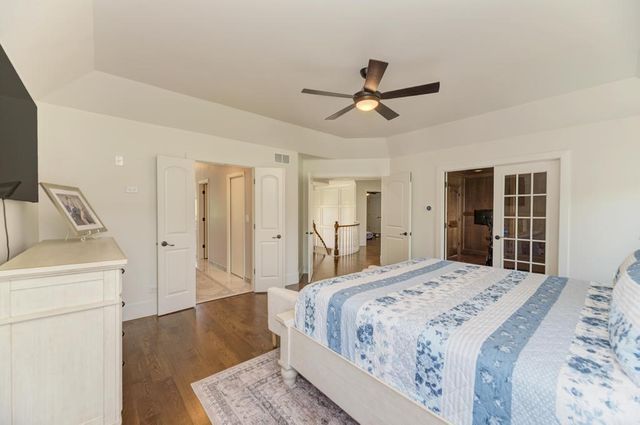 10 Founders Pointe, Bloomingdale, IL 60108