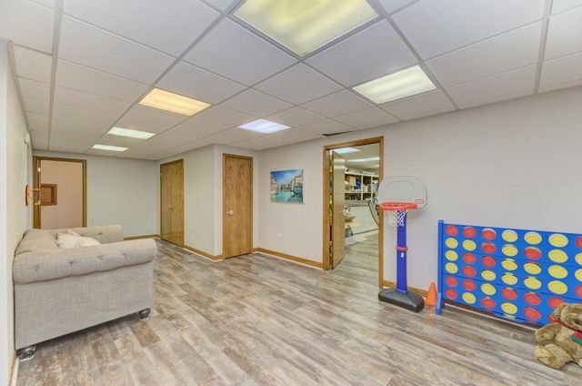 10 Founders Pointe, Bloomingdale, IL 60108