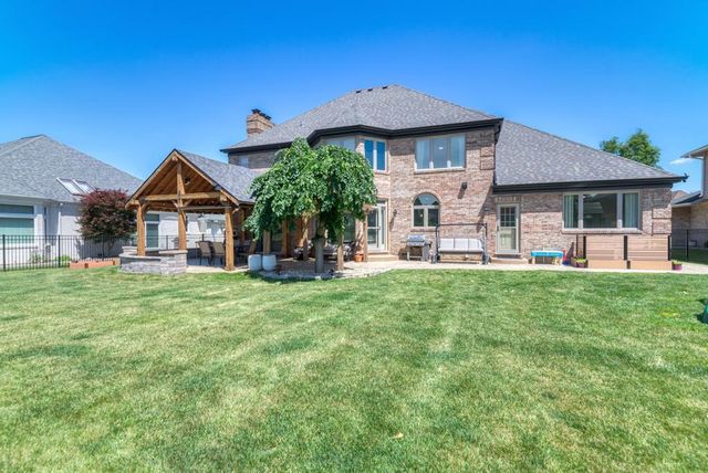10 Founders Pointe, Bloomingdale, IL 60108