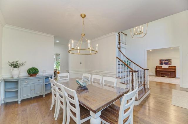 10 Founders Pointe, Bloomingdale, IL 60108