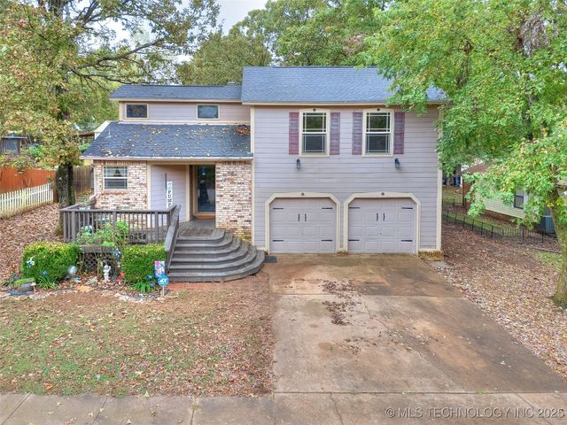 4822 S Linwood Drive, Sand Springs, OK 74063