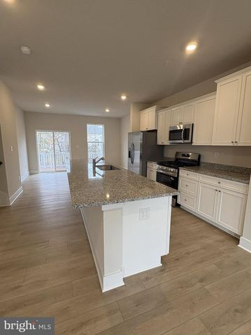 7701 RIVER REACH RD, Baltimore, MD 21244