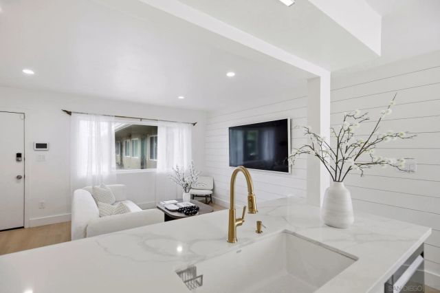 3932 9th Ave 5, San Diego, CA 92103