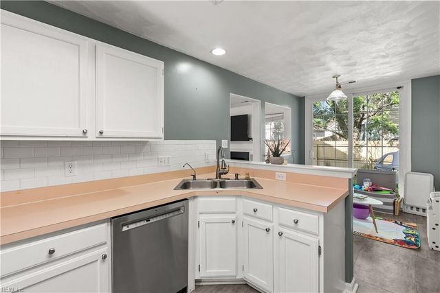 3004 Big Bend DR, Chesapeake, VA 23321