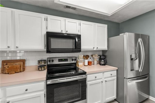 3004 Big Bend DR, Chesapeake, VA 23321