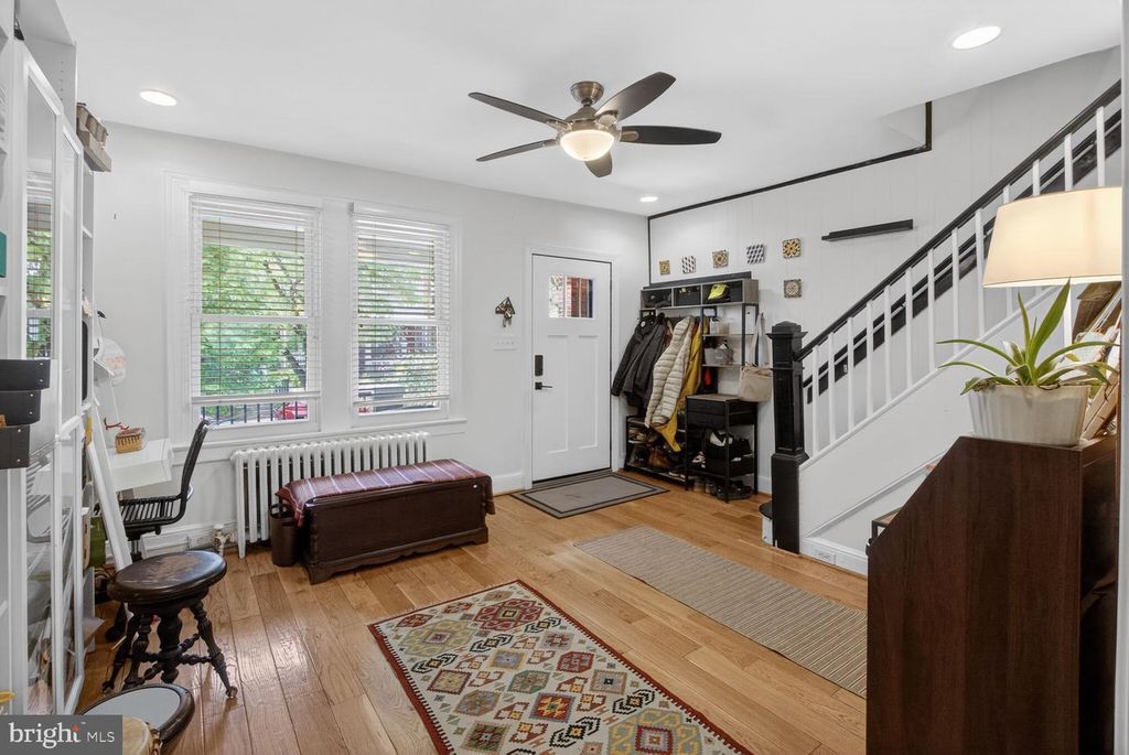 553 24TH ST NE, Washington, DC 20002