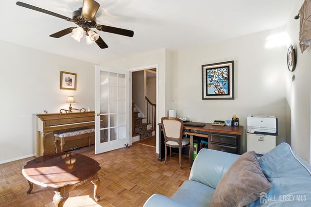 6 Shoshoni Way, Branchburg, NJ 08876