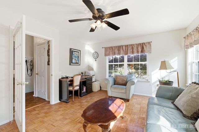 6 Shoshoni Way, Branchburg, NJ 08876