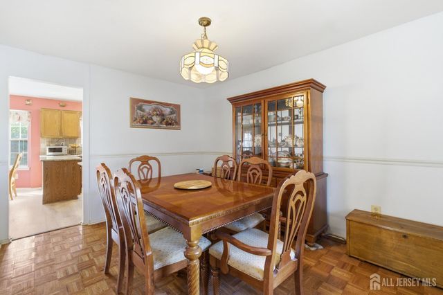 6 Shoshoni Way, Branchburg, NJ 08876