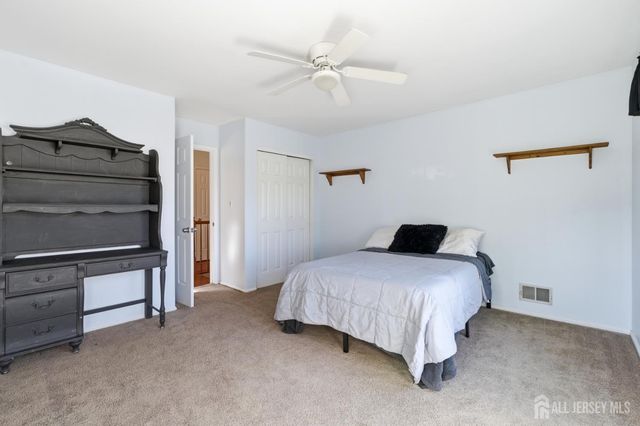 6 Shoshoni Way, Branchburg, NJ 08876