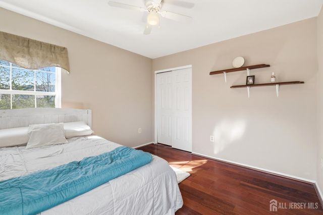 6 Shoshoni Way, Branchburg, NJ 08876