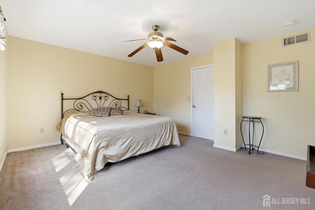 6 Shoshoni Way, Branchburg, NJ 08876