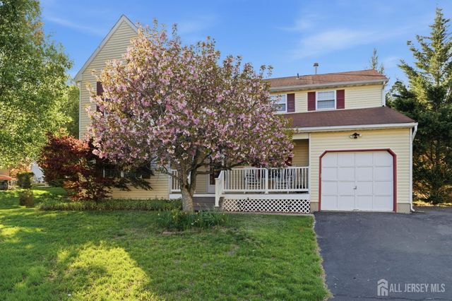 6 Shoshoni Way, Branchburg, NJ 08876