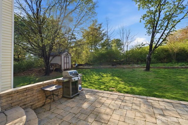 6 Shoshoni Way, Branchburg, NJ 08876