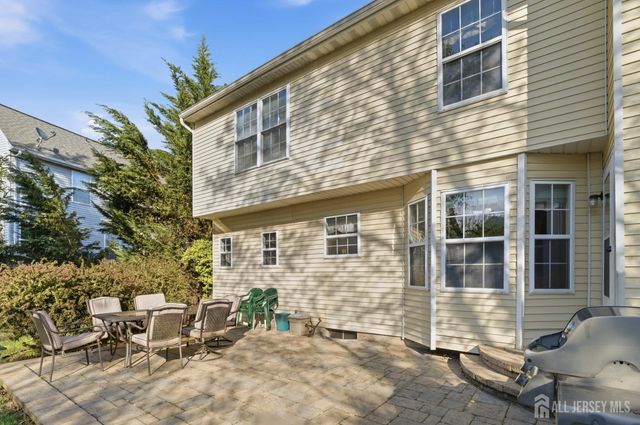 6 Shoshoni Way, Branchburg, NJ 08876