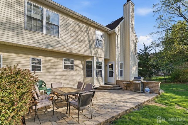 6 Shoshoni Way, Branchburg, NJ 08876