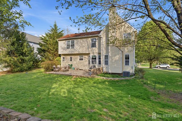 6 Shoshoni Way, Branchburg, NJ 08876