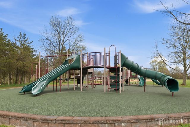 6 Shoshoni Way, Branchburg, NJ 08876