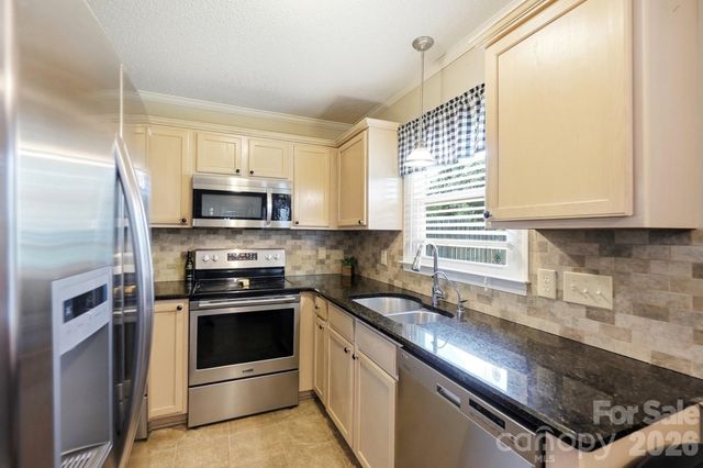 7601 Gillman Court, Charlotte, NC 28269