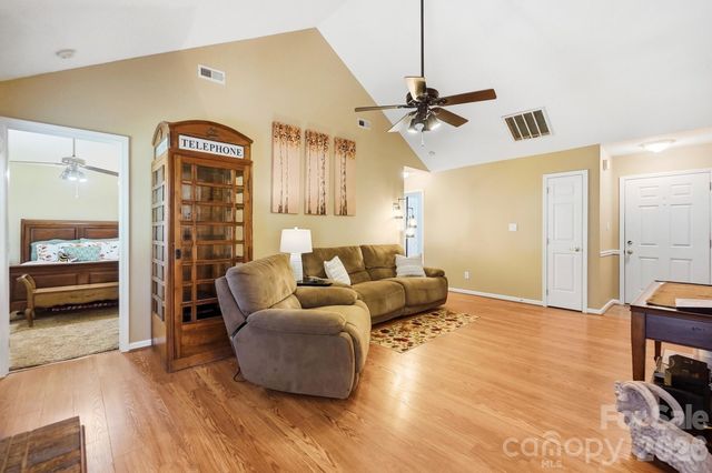 7601 Gillman Court, Charlotte, NC 28269